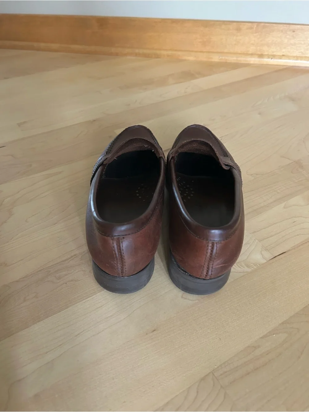 Vintage G.H. Bass Weejuns Brown Burgundy Leather Penny Loafers Women’s 9.5